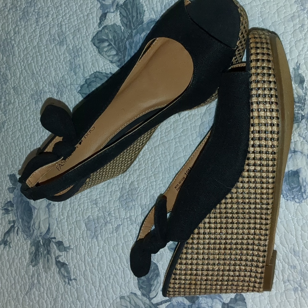 New Fashion bug size 10 medium open toe platform sandal